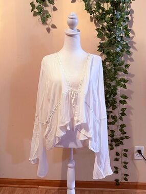 White Lightweight Tie-Front Boho Blouse